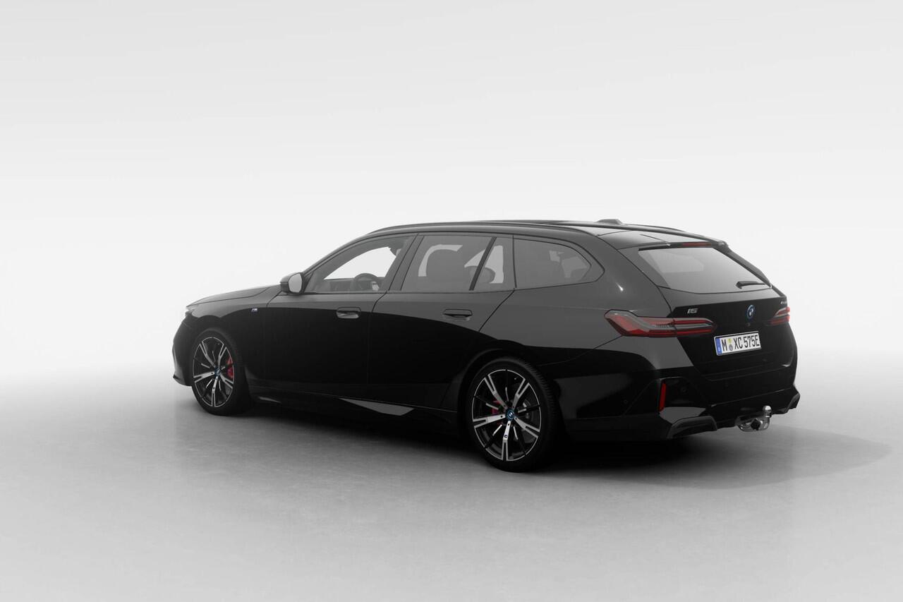 BMW i5 Touring eDrive40 M Sport Edition | M Sport Pro | Innovation Pack | Travel Pack | Comfort Pack | Showroomvoordeel | VPLD