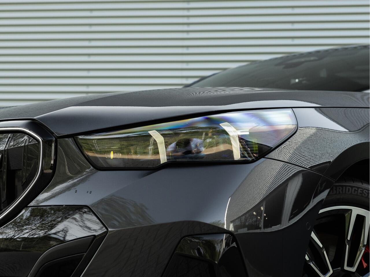 BMW i5 Touring eDrive40 M-Sport Pro - Onderstel Prof - Pano - Trekhaak - Driving Ass Prof