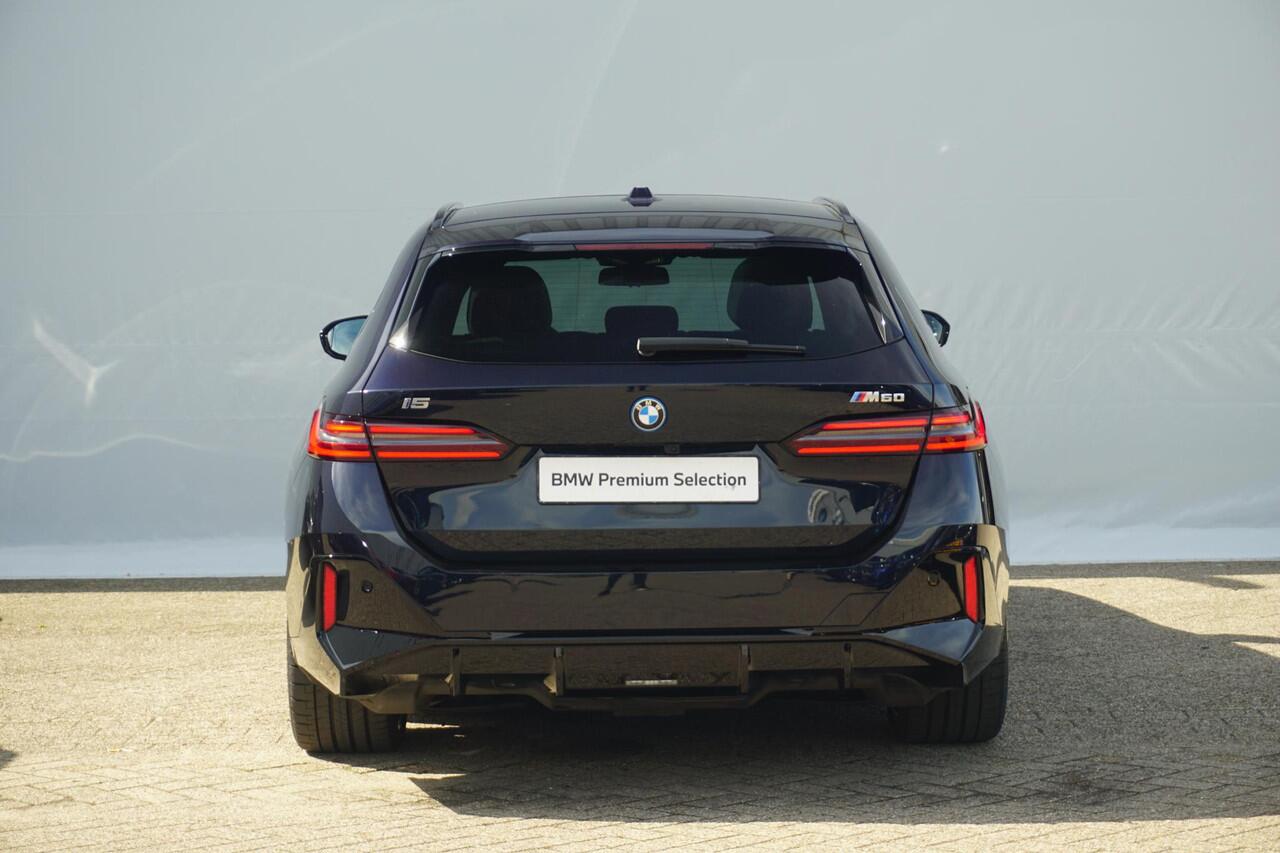 BMW i5 M60 M Sport Pro | Headup / Harman Kardon / Panoramadak / Stoelventilatie / Adaptief onderstel Professional