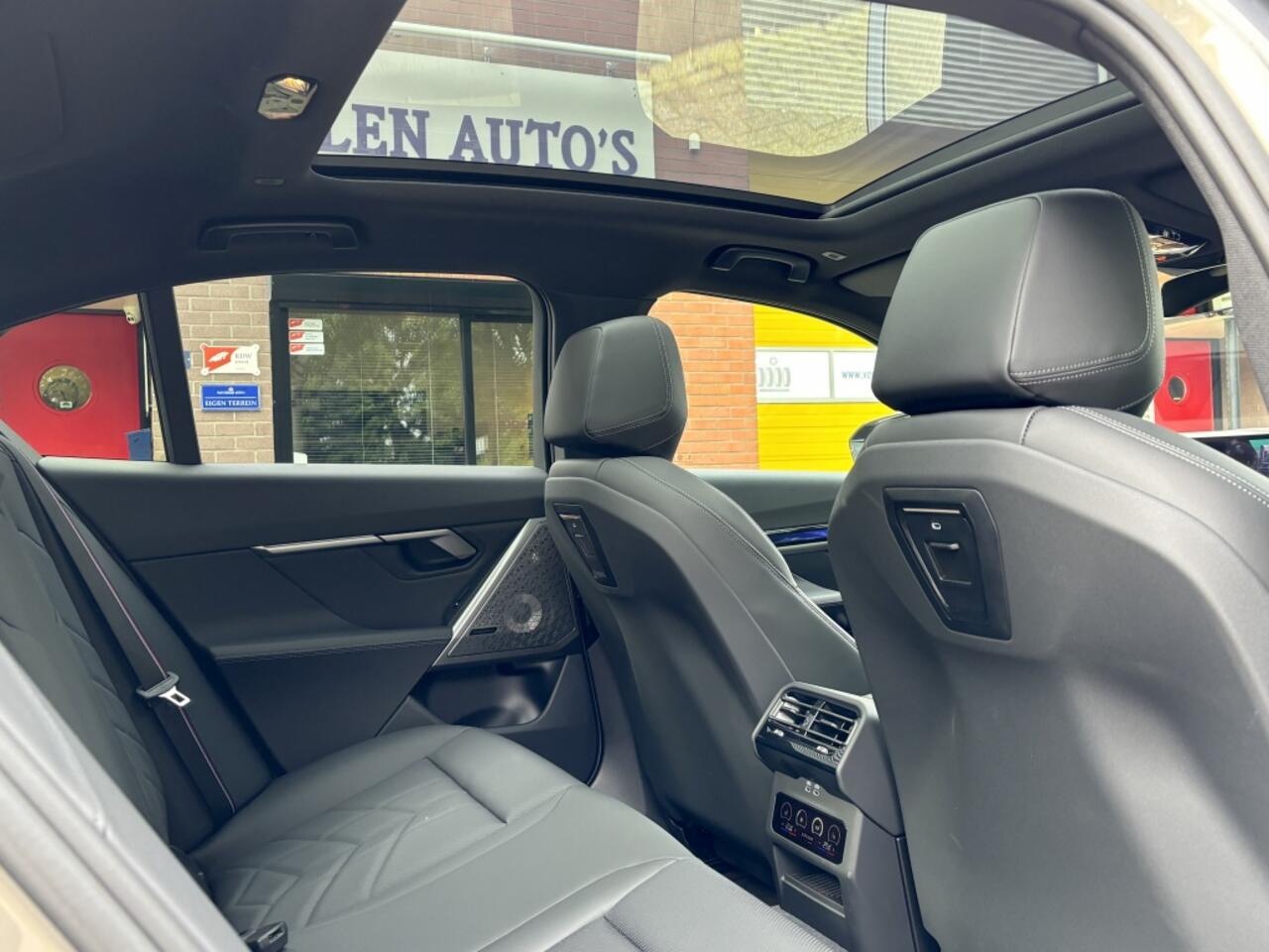 BMW i5 eDrive40 M-Sport Panorama B&W Memory Head-up Carbon 20''