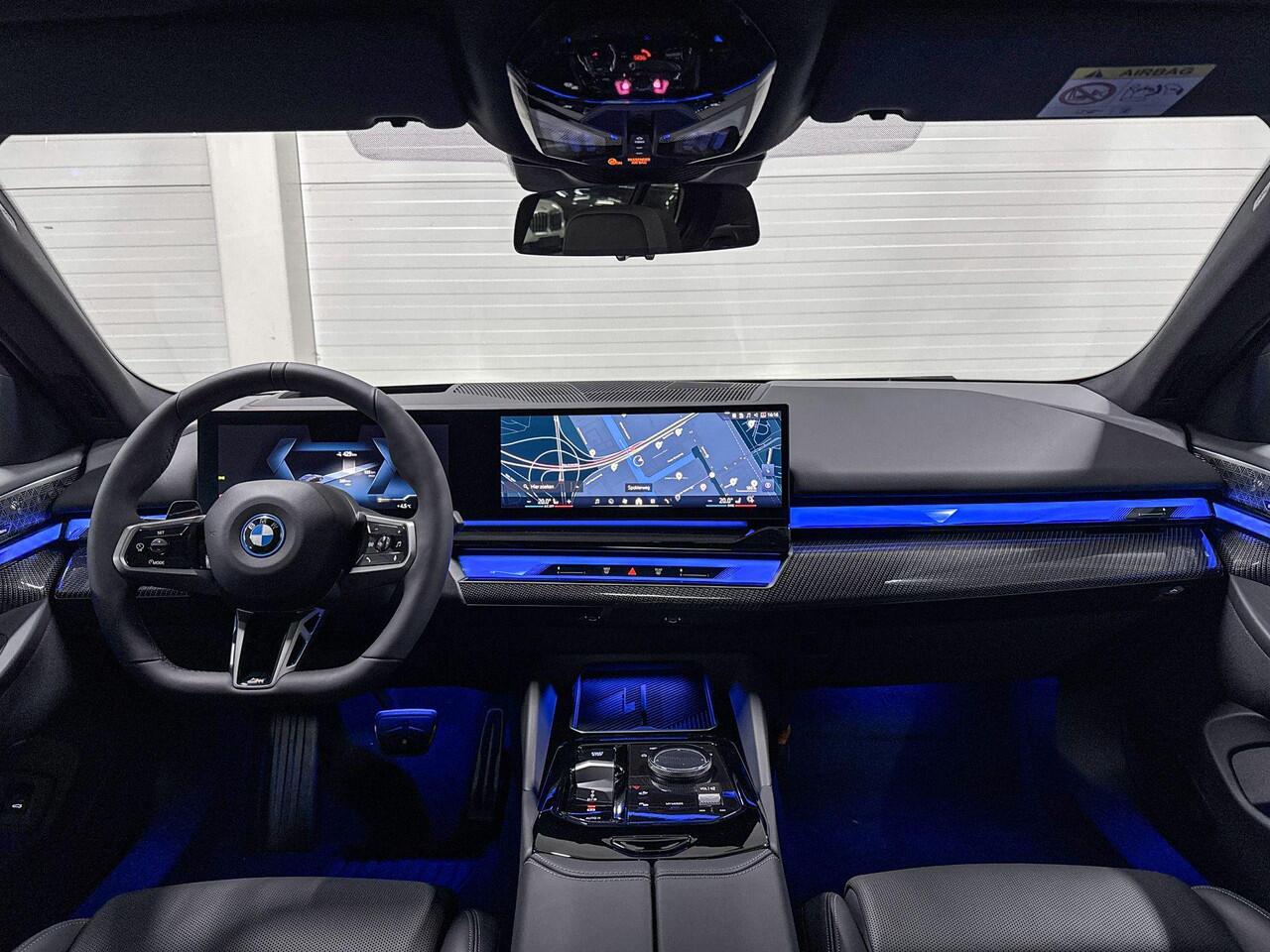 BMW i5 Sedan eDrive40 | M-Sport Pro | Travel Pack | Innovation Pack | Comfort Pack | Driving Assistant Plus | Bowers&Wilkins | Panoramadak | Comfort Access | Trekhaak