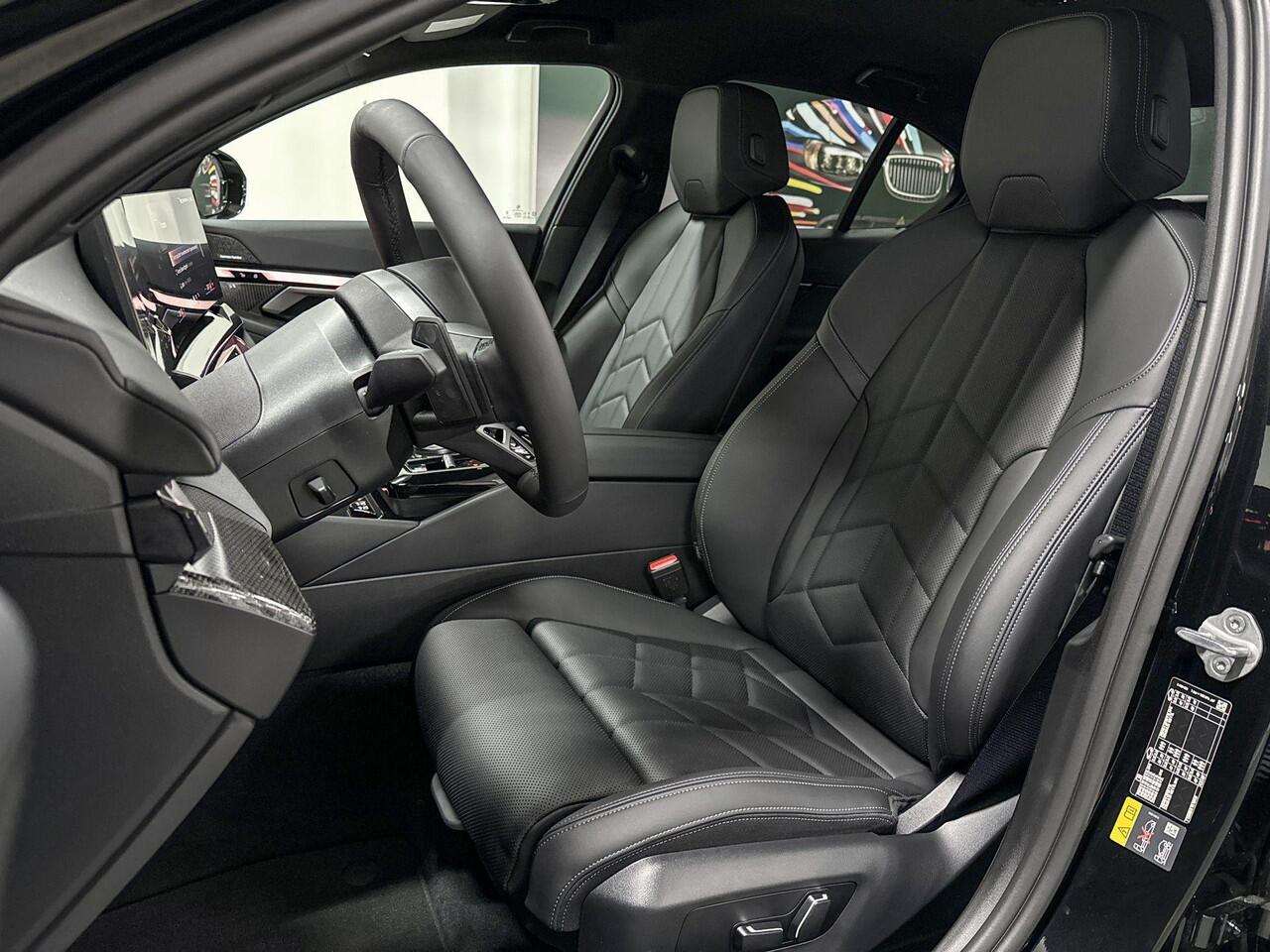 BMW i5 Sedan eDrive40 | M-Sport | Travel Pack | Comfort Pack | Driving Assistant Plus | Harman/Kardon | Comfort Access | Trekhaak | Selections