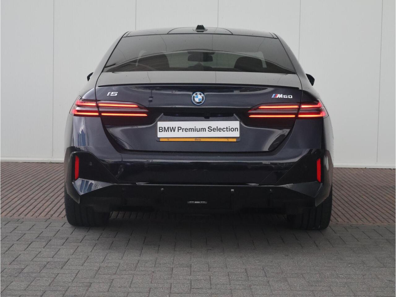 BMW i5 M60 xDrive 84 kWh M-Sportpakket Pro - Bowers & Wilkins - Pano - Driving Assistant Professional - 21" LMV - Stoelventilatie