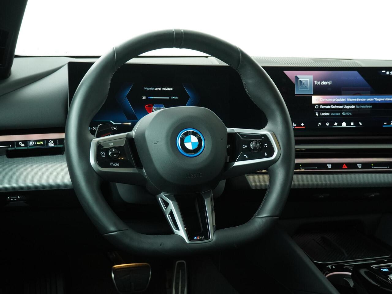 BMW i5 eDrive40 M Sport Edition 84 kWh M Sportpakket | Trekhaak | Driving Assistant plus