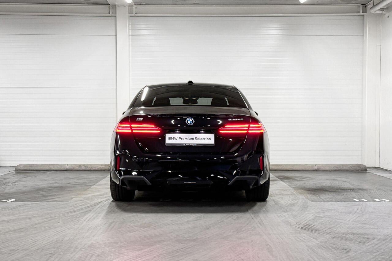 BMW i5 Sedan eDrive40 | M-Sport | Travel Pack | Comfort Pack | Driving Assistant Plus | Harman/Kardon | Comfort Access | Trekhaak | Selections