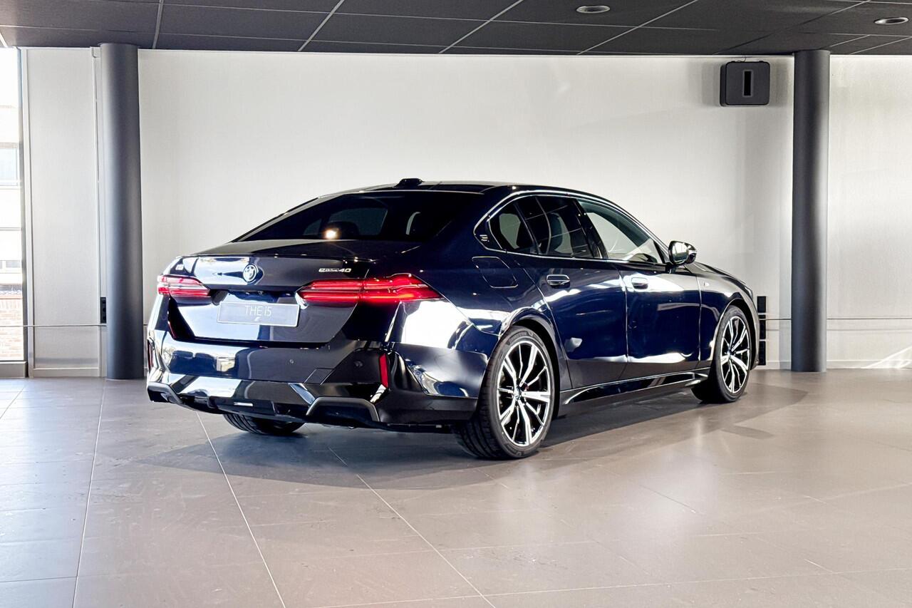 BMW i5 Sedan eDrive40 M Sport Edition | M Sport Pro | Travel Pack | Comfort Pack | Showroomvoordeel | ElectricDeals