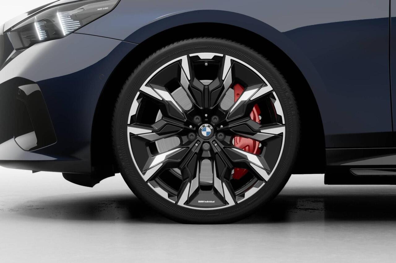 BMW i5 Sedan M60 xDrive | M Sport Pro | Innovation Pack | Travel Pack | Comfort Pack