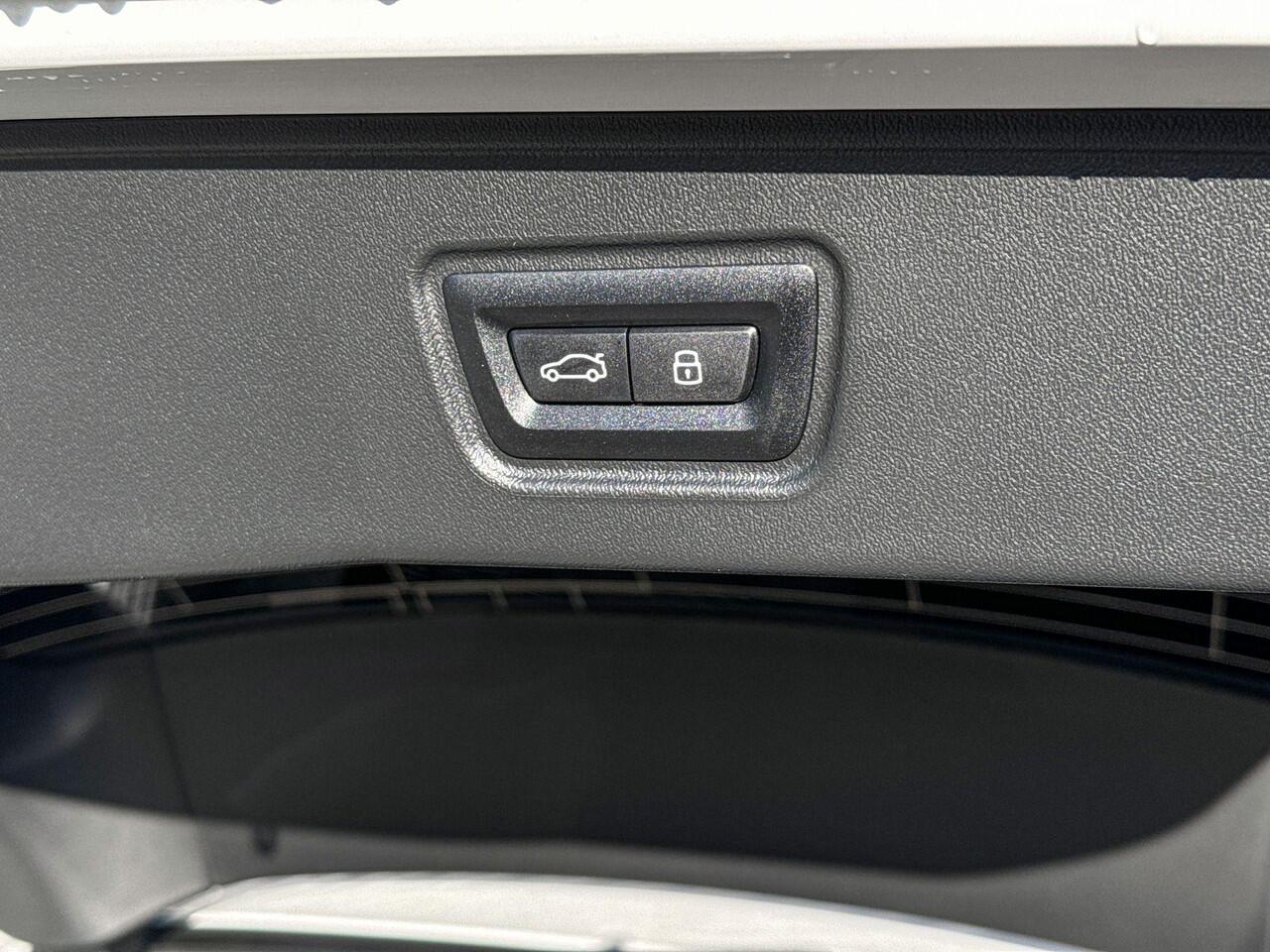 BMW i5 Touring eDrive40 M Sportpakket Pro / Innovation Pack / Travel Pack