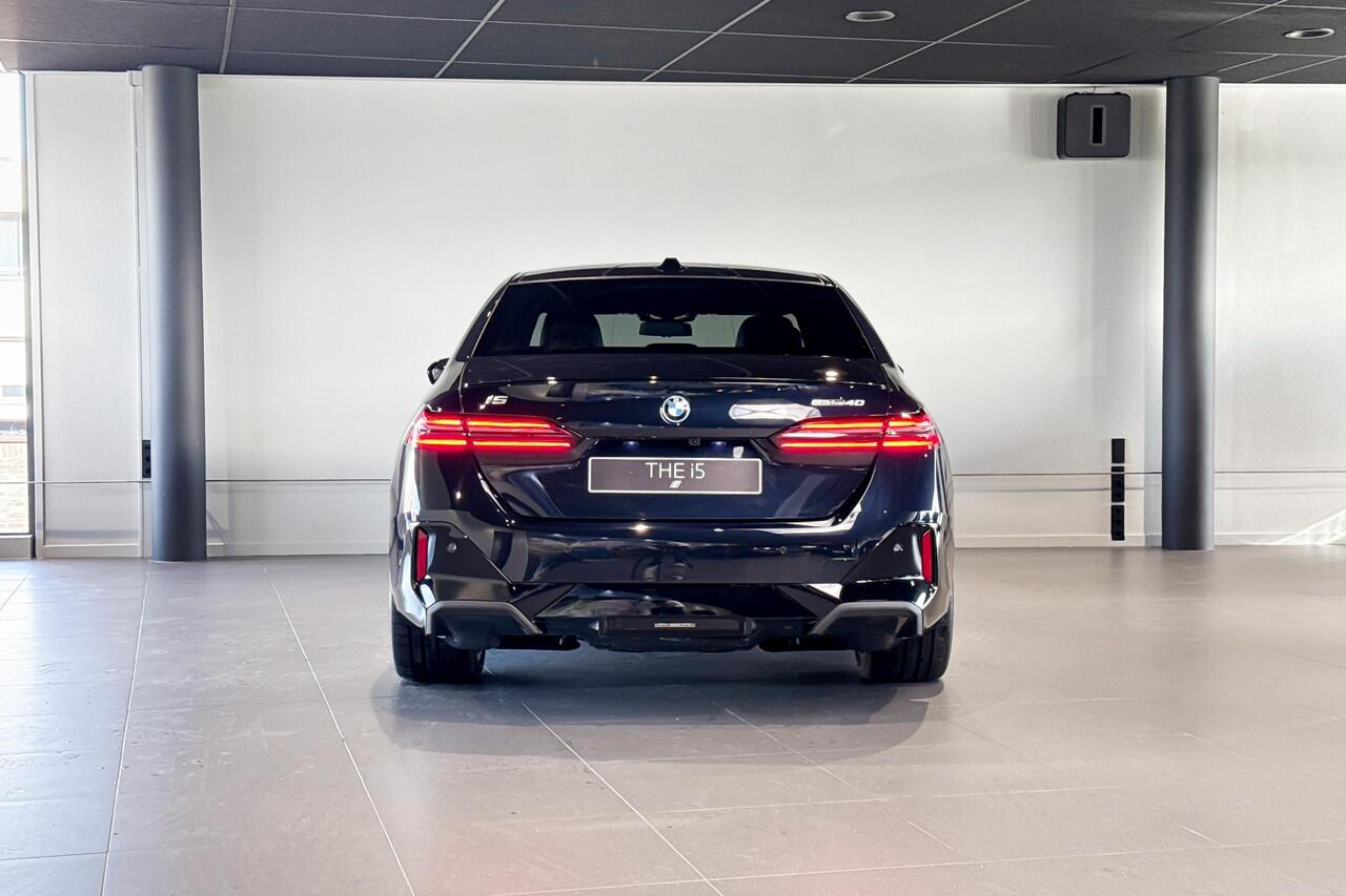 BMW i5 Sedan eDrive40 M Sport Edition | M Sport Pro | Travel Pack | Comfort Pack | Showroomvoordeel | ElectricDeals