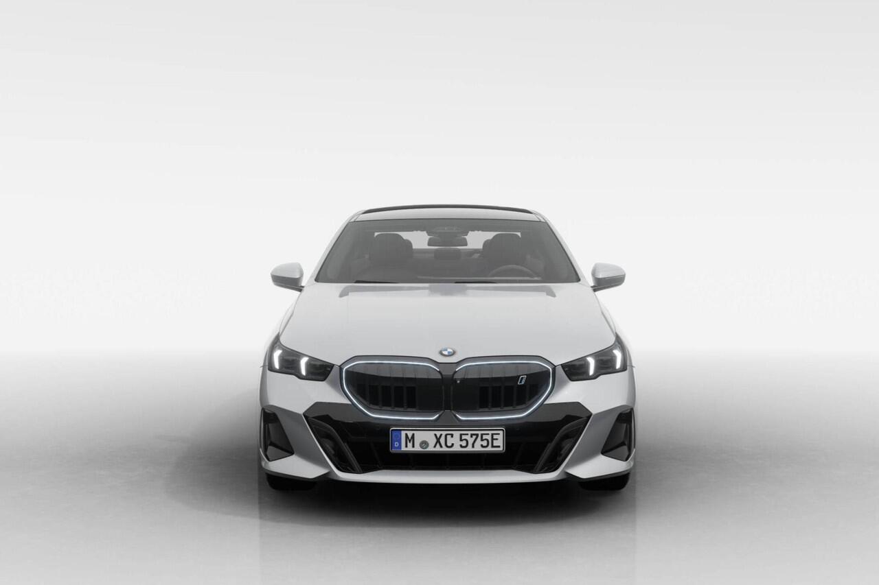 BMW i5 Sedan eDrive40 M Sport Edition | M Sport Pro | Innovation Pack | Travel Pack | Comfort Pack