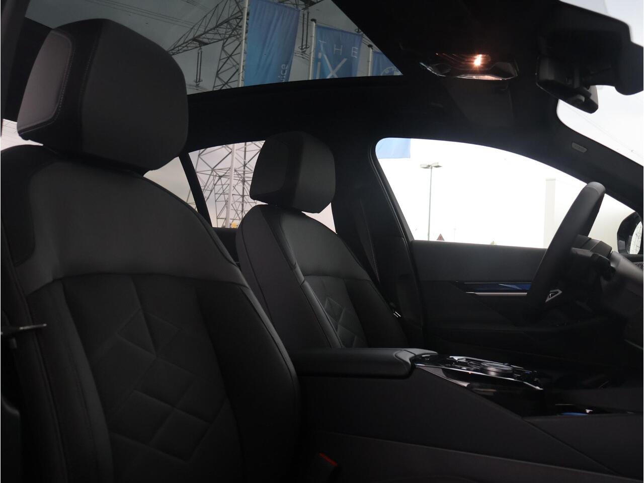 BMW i5 M60 xDrive 84 kWh M-Sportpakket Pro/ Bowers & Wilkins/ Comfort Acces/ Driving Assistant Professional/ 21" LMV/ Stoelventilatie/ Panoramadak