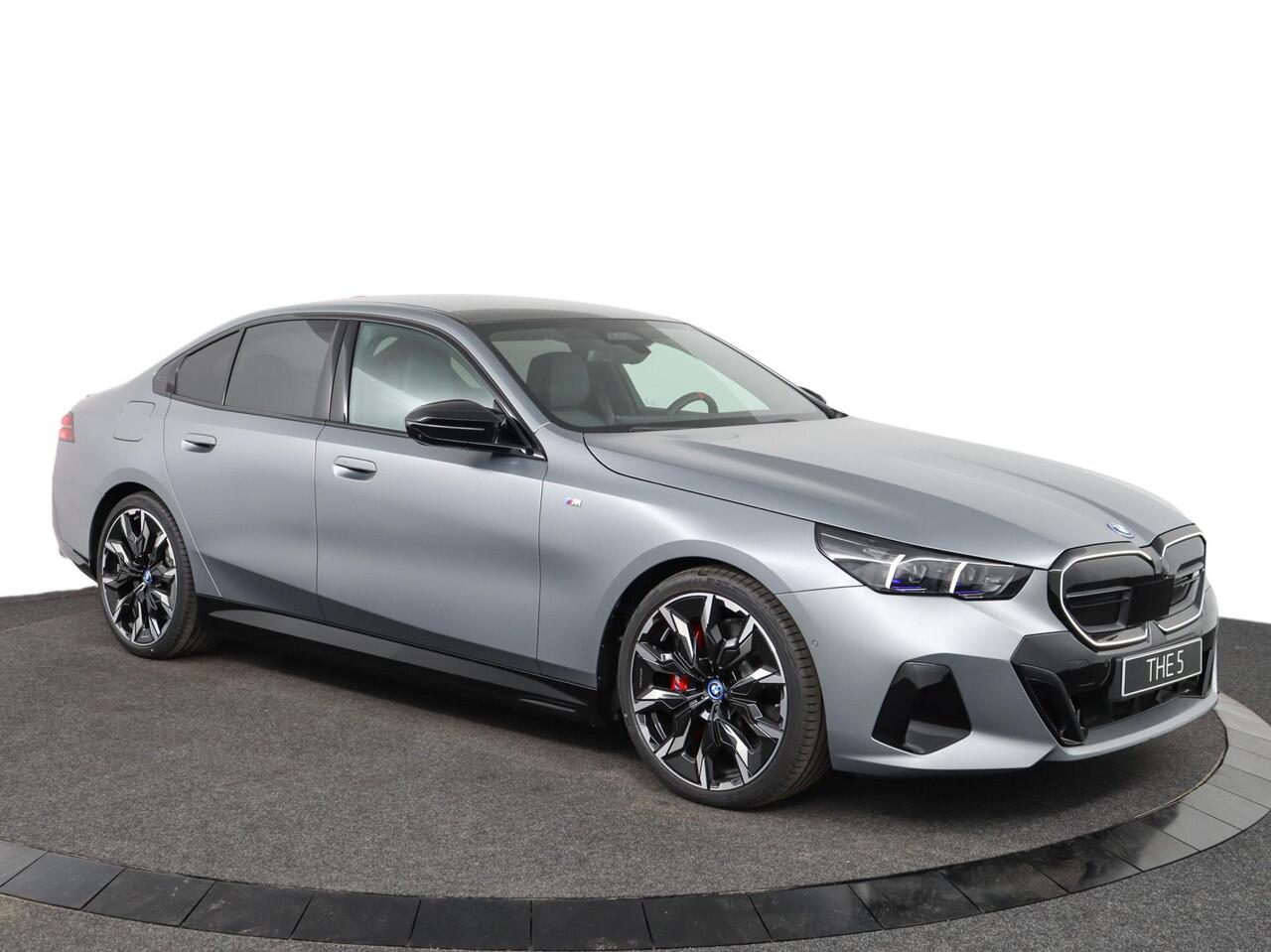 BMW i5 Sedan M60 xDrive | M Sportpakket Pro | Equipment Pack Pro | Travel Pack | Comfort Pack