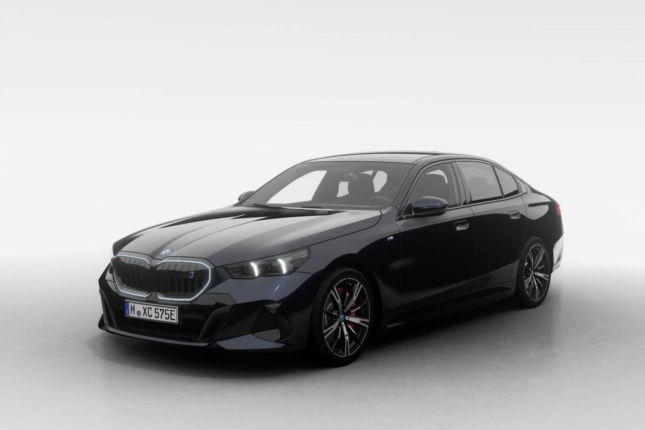 BMW i5 Sedan eDrive40 M Sport Edition | M Sport Pro | Travel Pack | Trekhaak | Extra getint glas | VPLD | Showroomvoordeel | ElectricDeals
