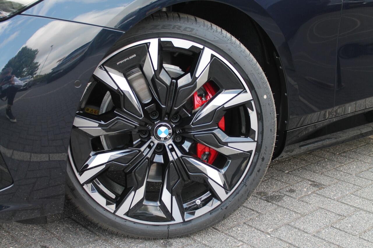 BMW i5 eDrive40 M Sport / Bowers & Wilkins / Adaptieve LED / Comfort Access / Stoelventilatie / Parking Assistant Plus / Stuurverwarming