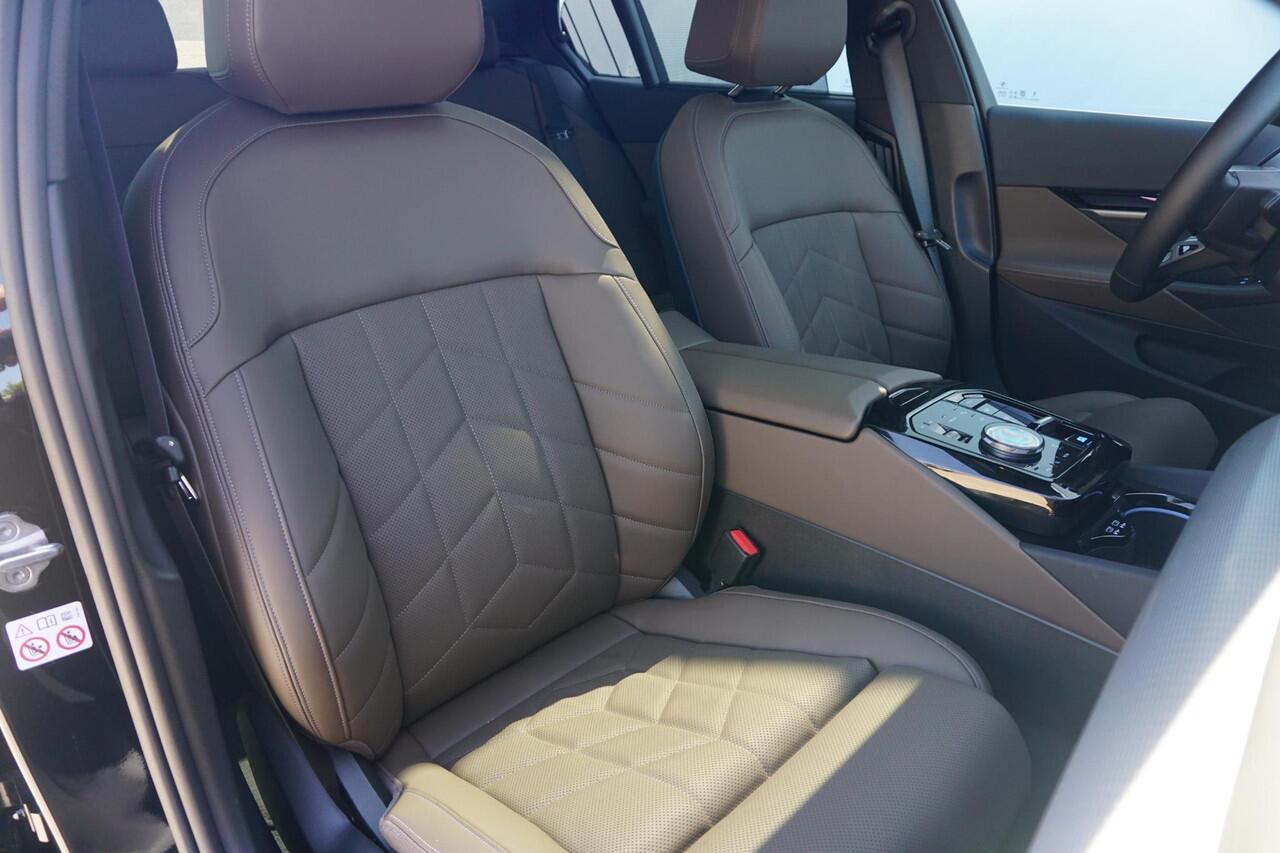 BMW i5 Sedan eDrive40 M Sportpakket 20'' / Panoramadak / Harman Kardon / Stoelventilatie / Trekhaak / Ekris Selection