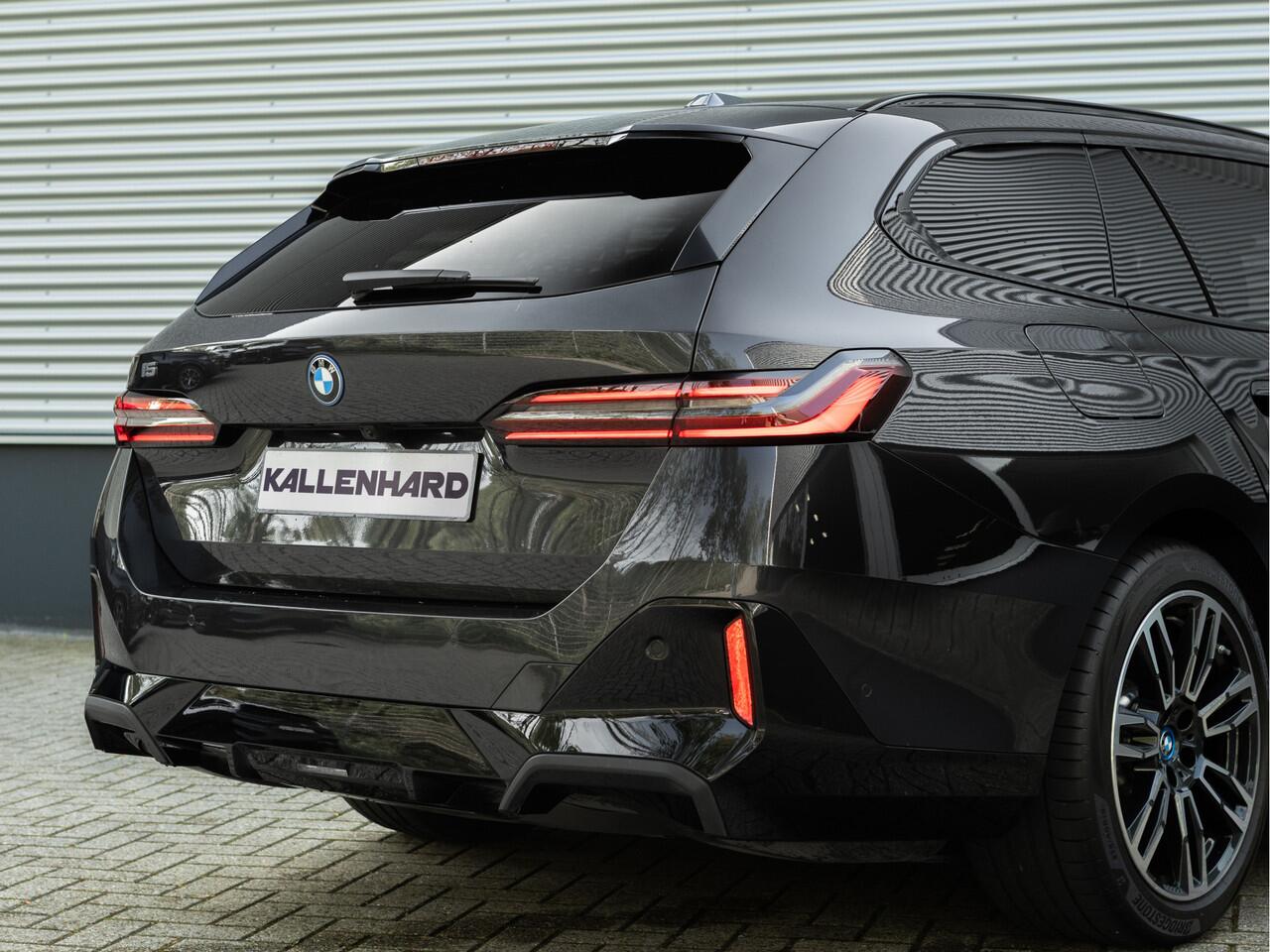 BMW i5 Touring eDrive40 M-Sport Pro - Onderstel Prof - Pano - Trekhaak - Driving Ass Prof