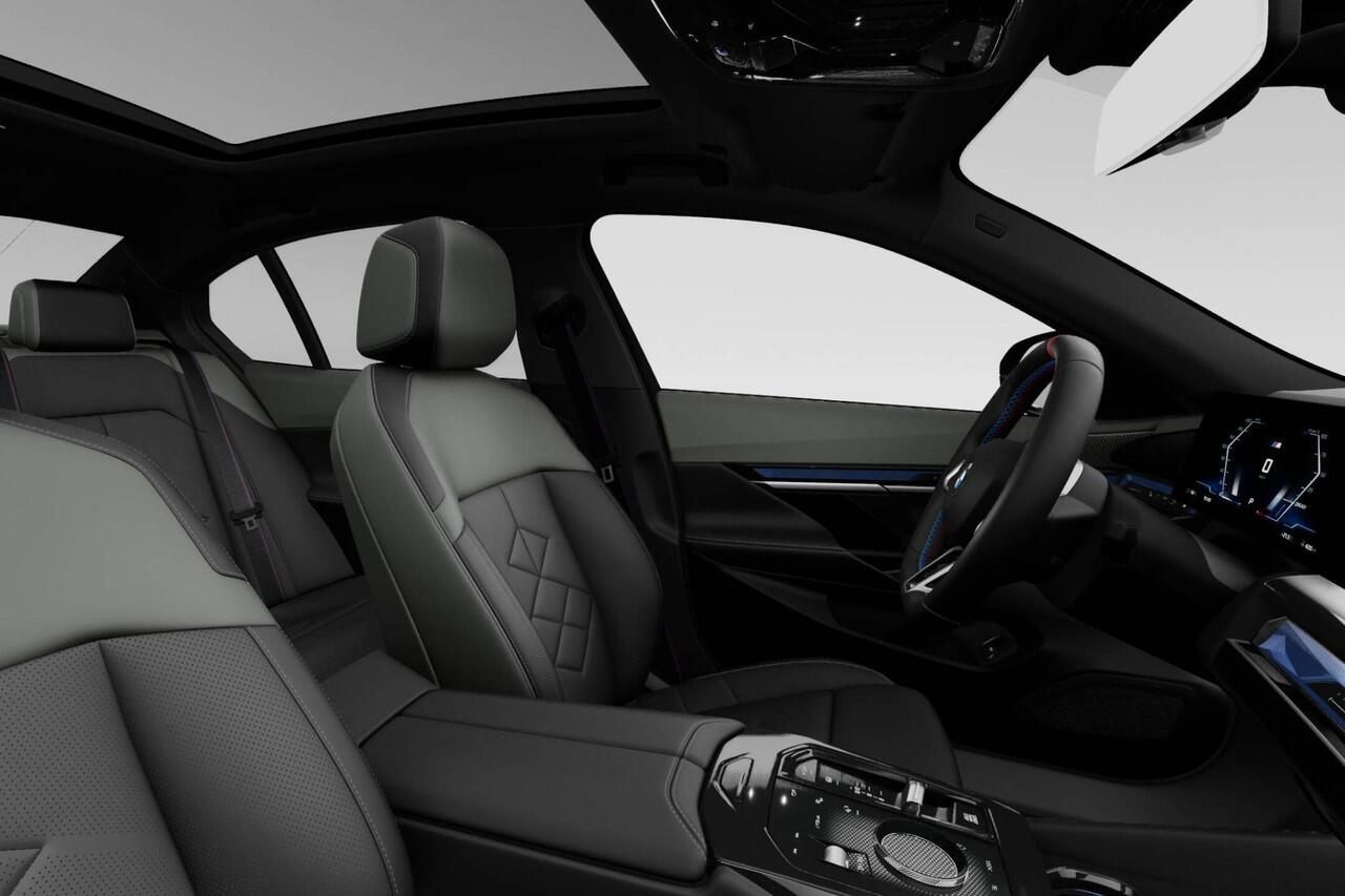 BMW i5 Sedan M60 xDrive | M Sport Pro | Innovation Pack | Travel Pack | Comfort Pack | Showroomvoordeel | ElectricDeals