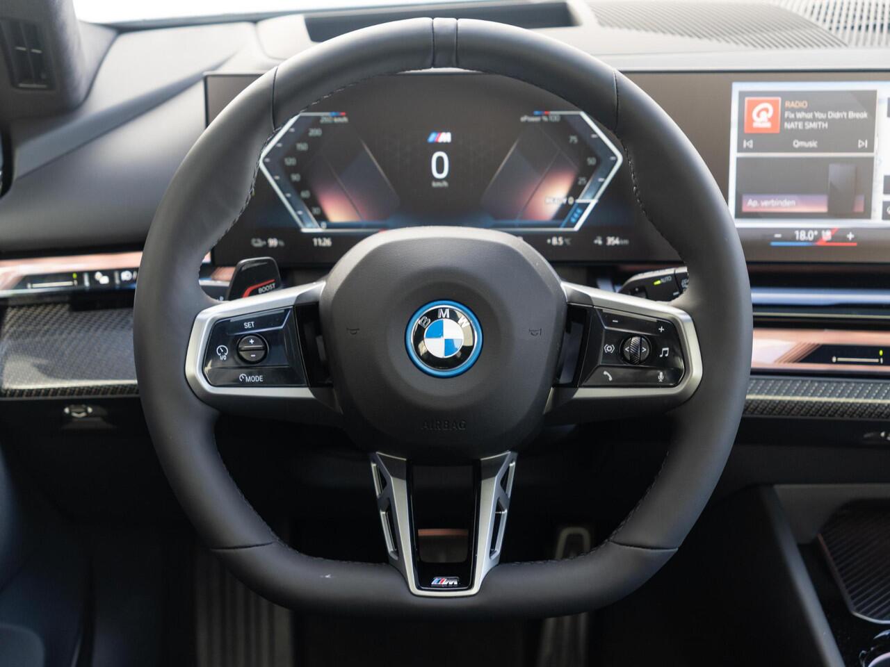 BMW i5 Touring eDrive40 | M Sportpakket Pro | Innovation Pack | Bowers & Wilkins | Verwarmd Stuurwiel | Comfort Access | Panoramadak | Stoelventilatie | Trekhaak