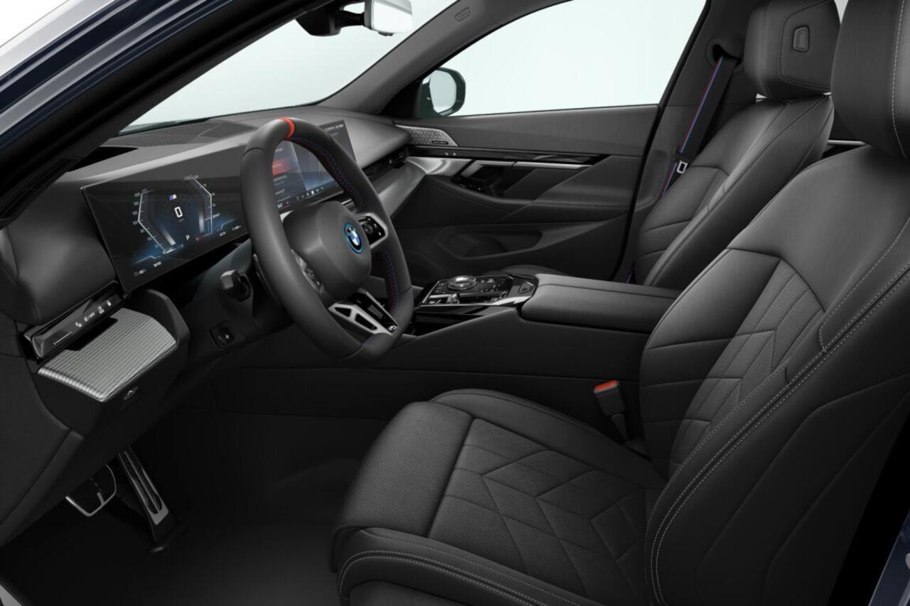 BMW i5 Touring M60 xDrive | M Sport Pro | Innovation Pack | Travel Pack | Comfort Pack | Trekhaak