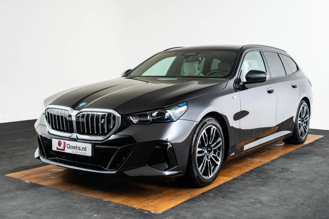 BMW i5 Touring eDrive40 M Sport Edition 84 kWh Trekhaak - Panoramadak - Parking/Driving Professional - Comfort Pack - Harman Kardon - Head up - Comfort Acces - Stuurwielrandverwarming - Active Guard -