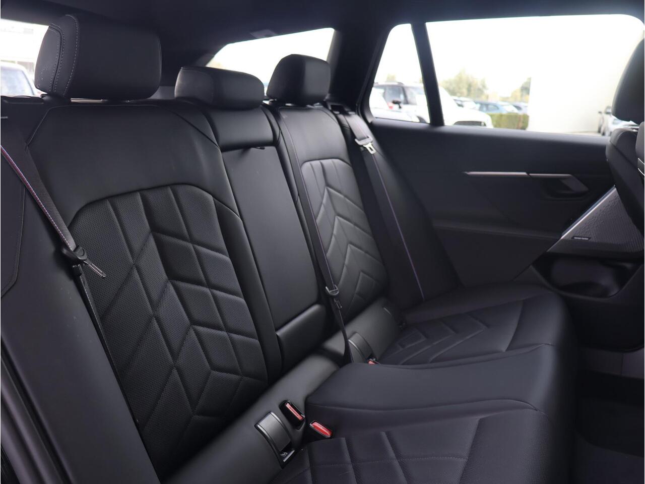 BMW i5 Touring eDrive40 M Sport Edition 84 kWh M Sport Pro / Innovation Pack / Travel Pack / Comfort Pack