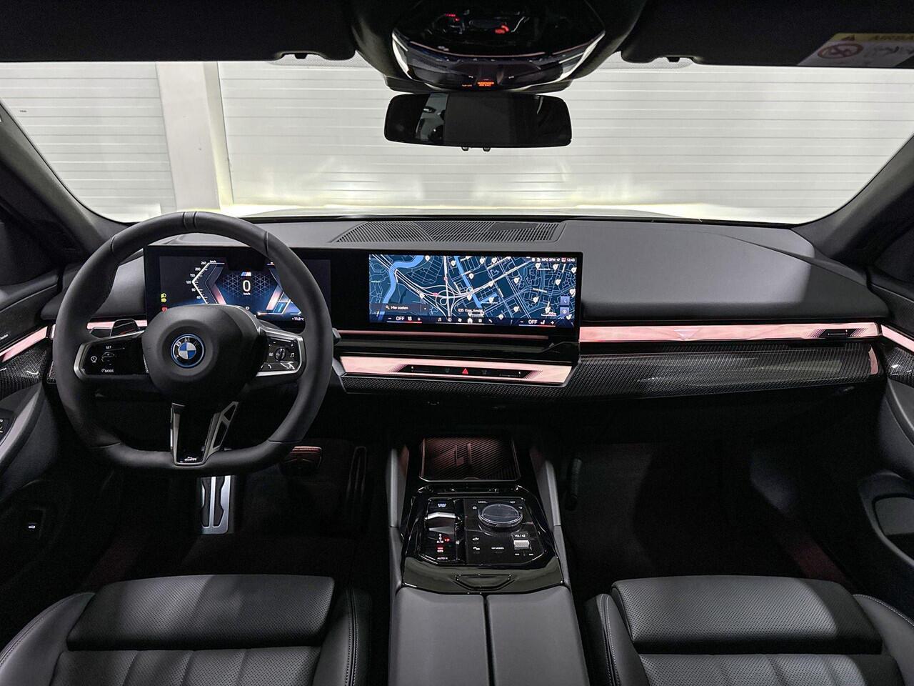 BMW i5 Sedan eDrive40 | M-Sport | Travel Pack | Comfort Pack | Driving Assistant Plus | Harman/Kardon | Comfort Access | Trekhaak | Selections