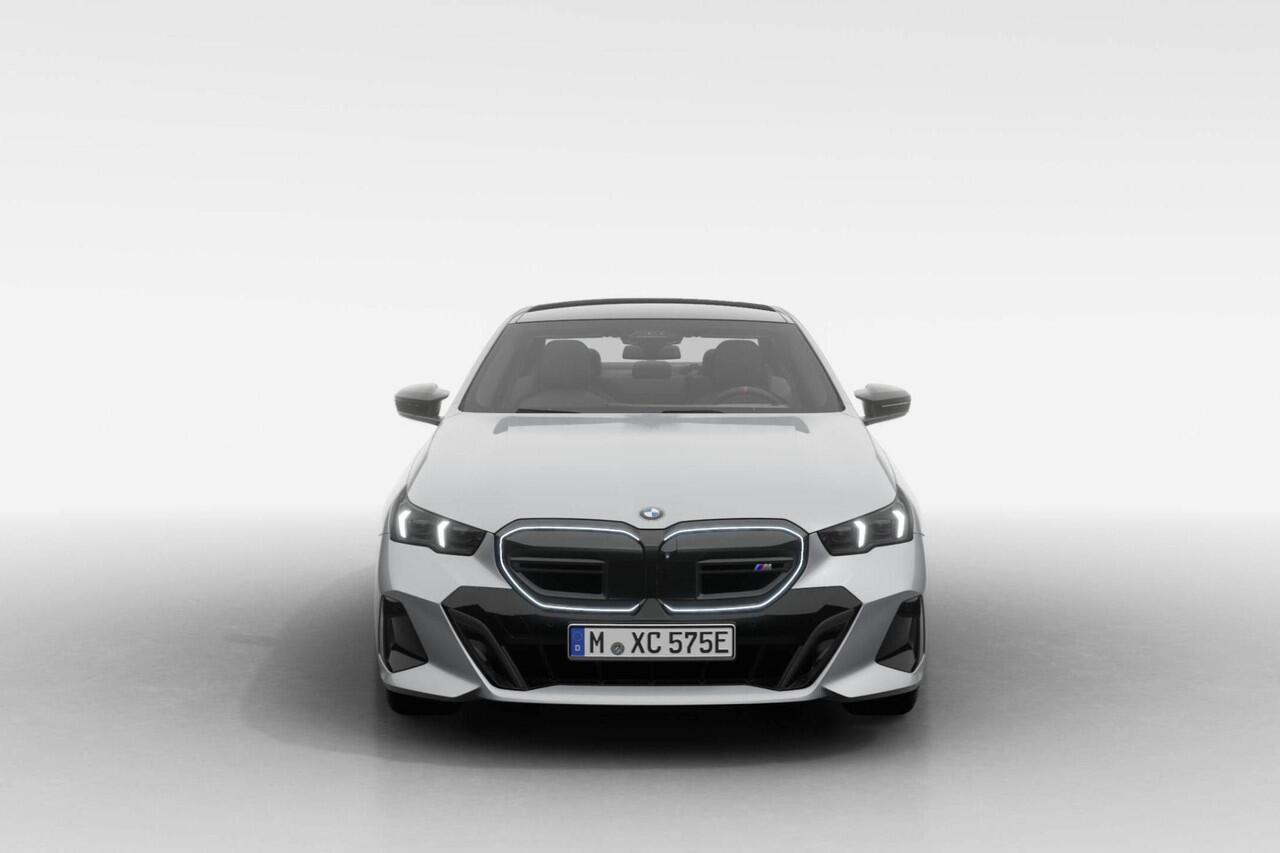 BMW i5 Sedan M60 xDrive | M Sport Pro | Innovation Pack | Travel Pack | Comfort Pack | Showroomvoordeel | ElectricDeals
