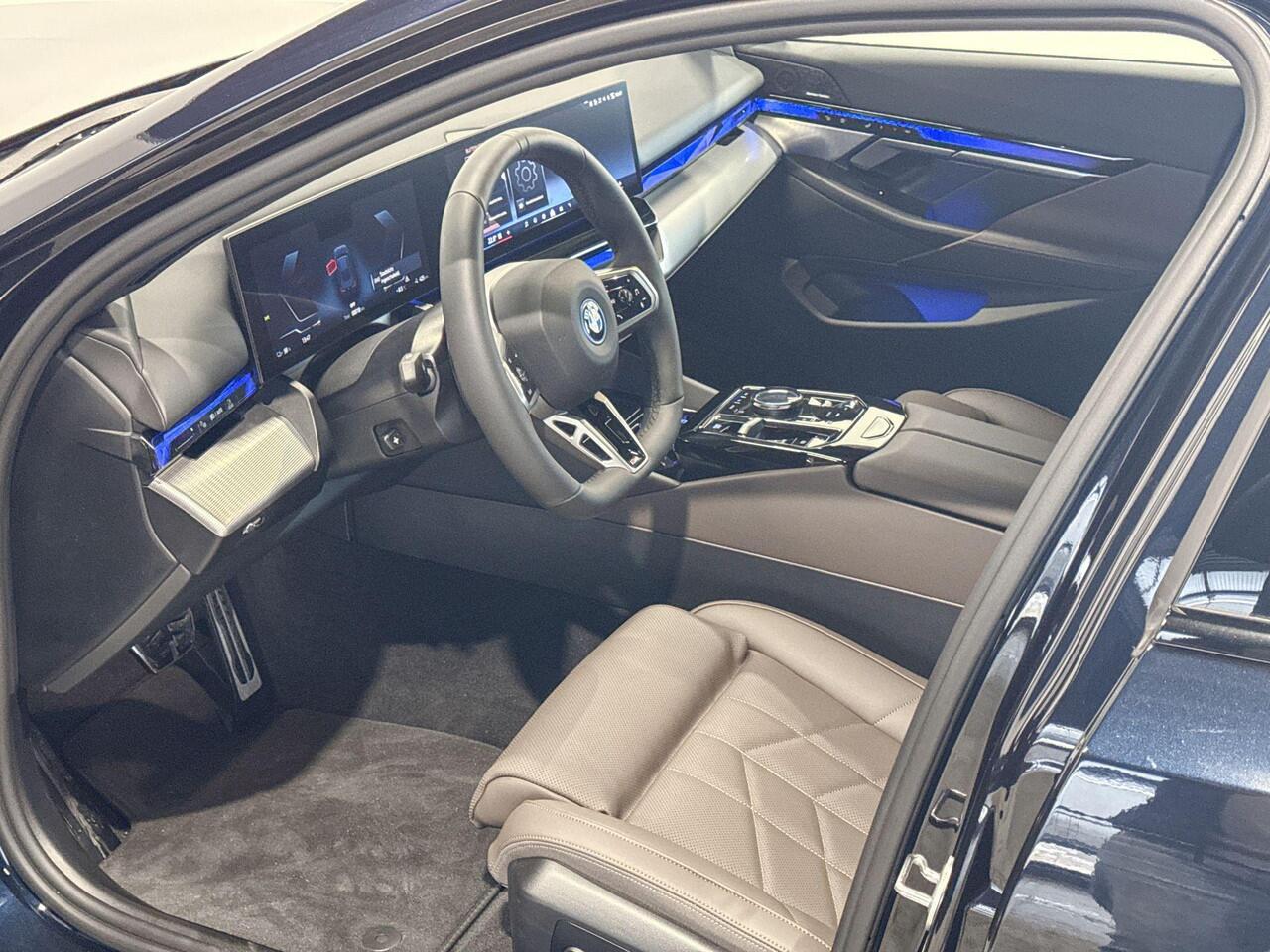 BMW i5 Touring eDrive40 M Sport Edition Innovation Pack | Selections