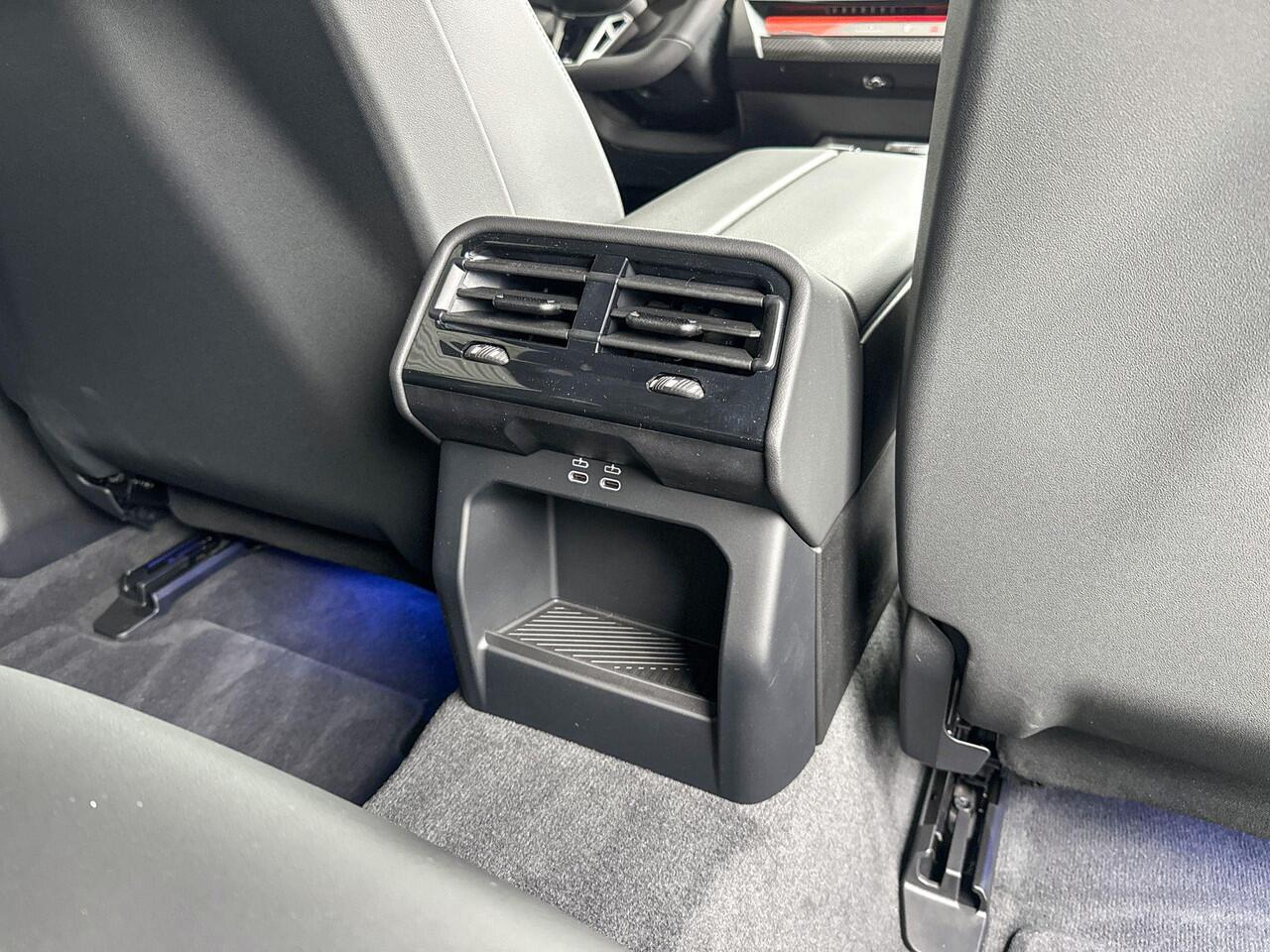 BMW i5 Touring eDrive40 M Sportpakket Pro / Innovation Pack / Travel Pack / Driving Assistant Professional