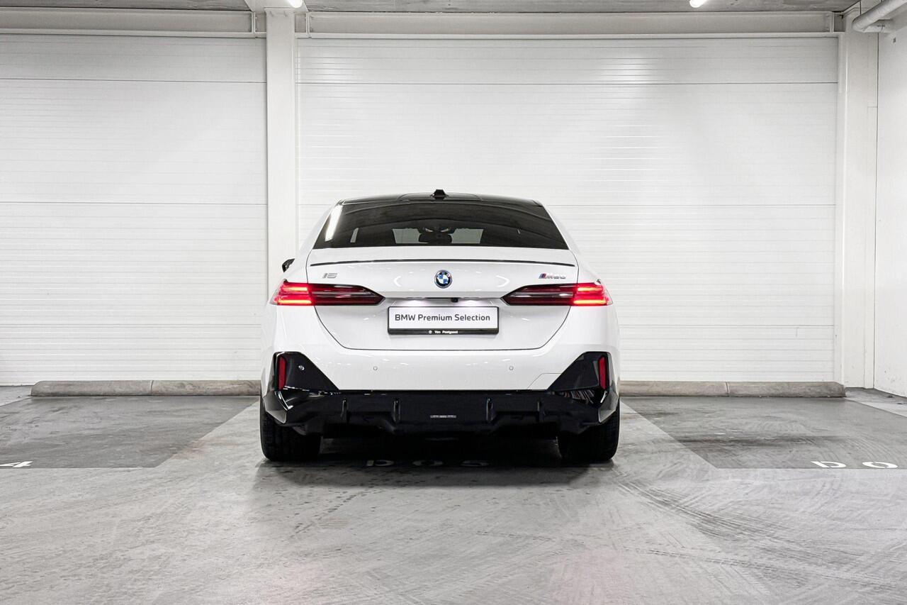 BMW i5 Sedan M60 xDrive 84 kWh | Selections