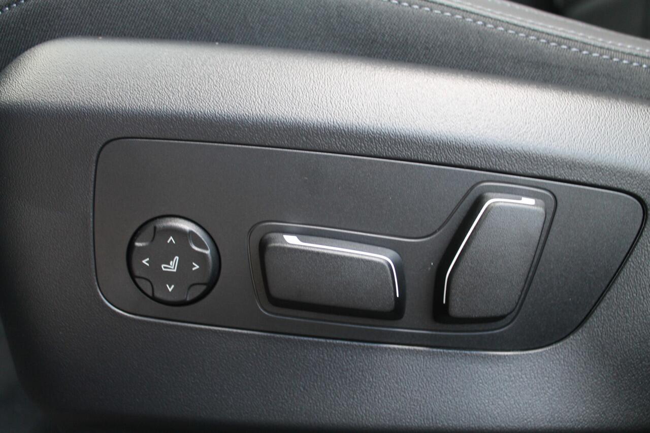 BMW i5 eDrive40 M Sport / Bowers & Wilkins / Adaptieve LED / Comfort Access / Stoelventilatie / Parking Assistant Plus / Stuurverwarming