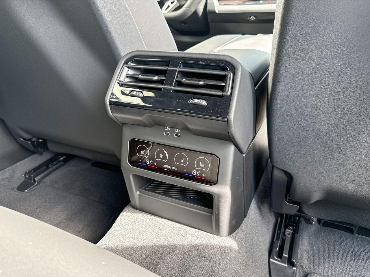 BMW i5 Sedan eDrive40 | M Sport Pro | Travel Pack | Comfort Pack | Trekhaak