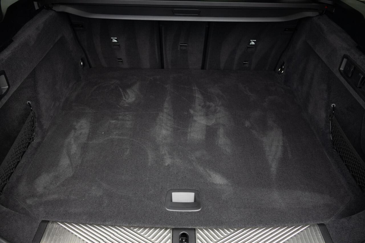 BMW i5 M60 xDrive 84 kWh Panoramadak - Stoelventilatie - Driving Assistant Professional