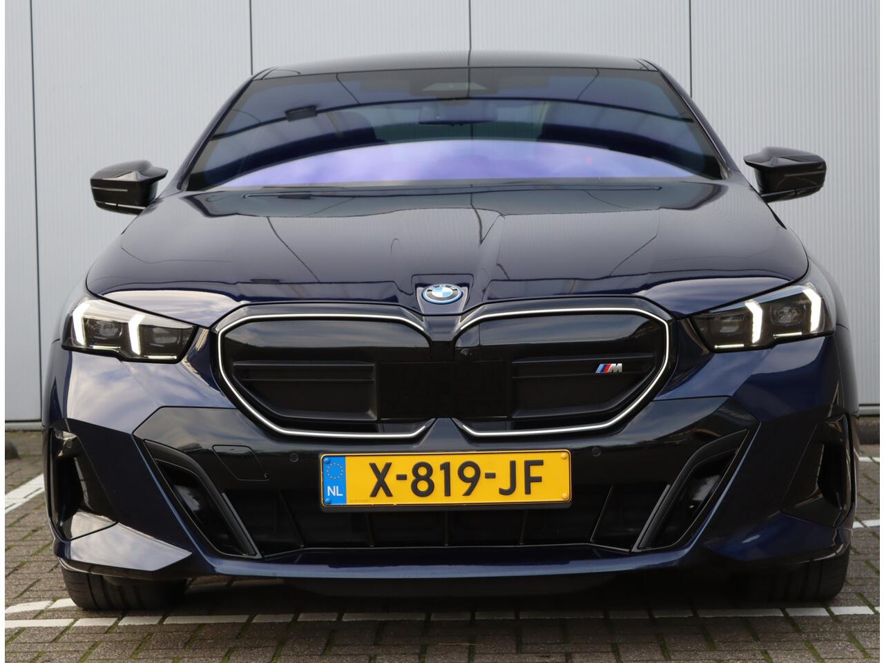 BMW i5 M60 xDrive 84 kWh | Pano | B&W | 94,9% SOH | Head-Up | NAP