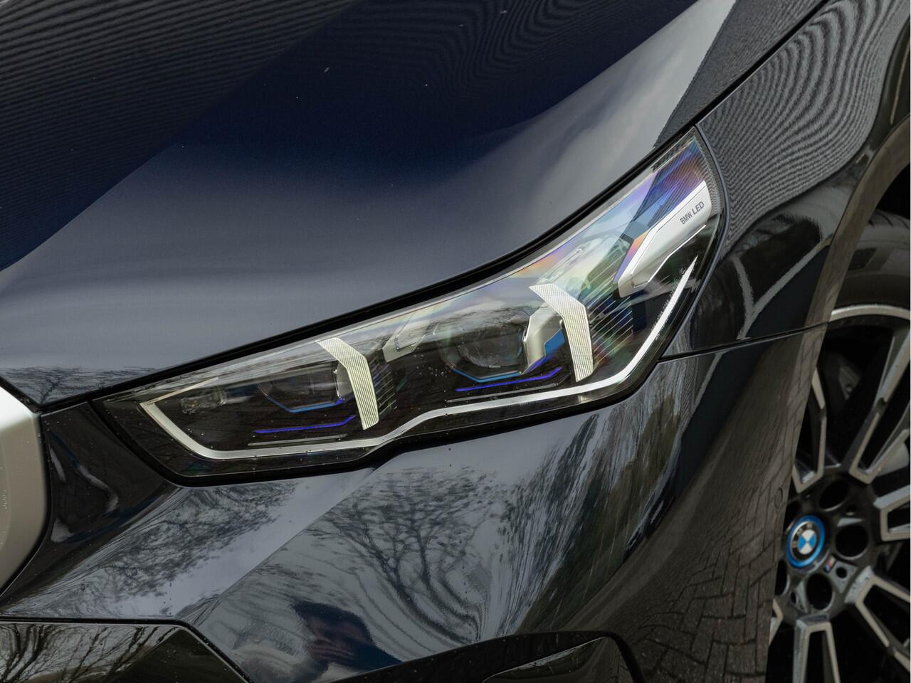 BMW i5 eDrive40 M-Sport - Onderstel Prof - Driving Ass Plus - Comfortstoelen