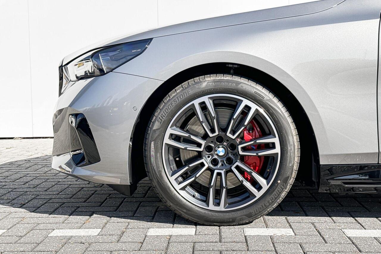 BMW i5 Sedan eDrive40 | M Sport Pro | Innovation Pack | Travel Pack | Comfort Pack