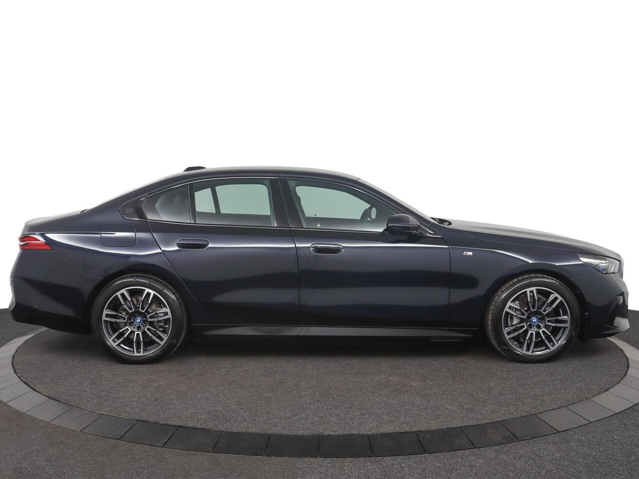 BMW i5 Sedan xDrive40 X-DRIVE | 4x4 | M Sportpakket | Travel Pack | Ekris Selection