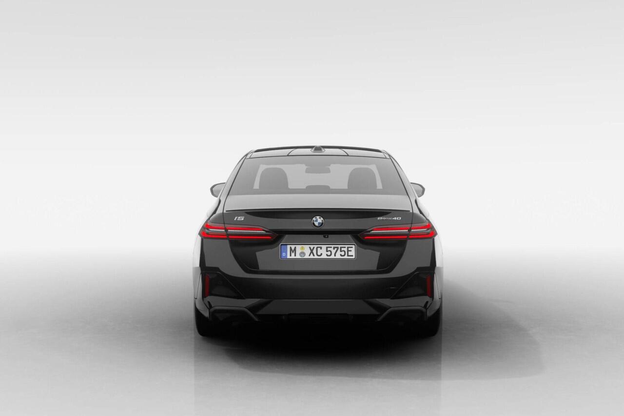 BMW i5 Sedan eDrive40 M Sport Edition | M Sport Pro | Innovation Pack | Travel Pack | Comfort Pack | Showroomvoordeel | ElectricDeals