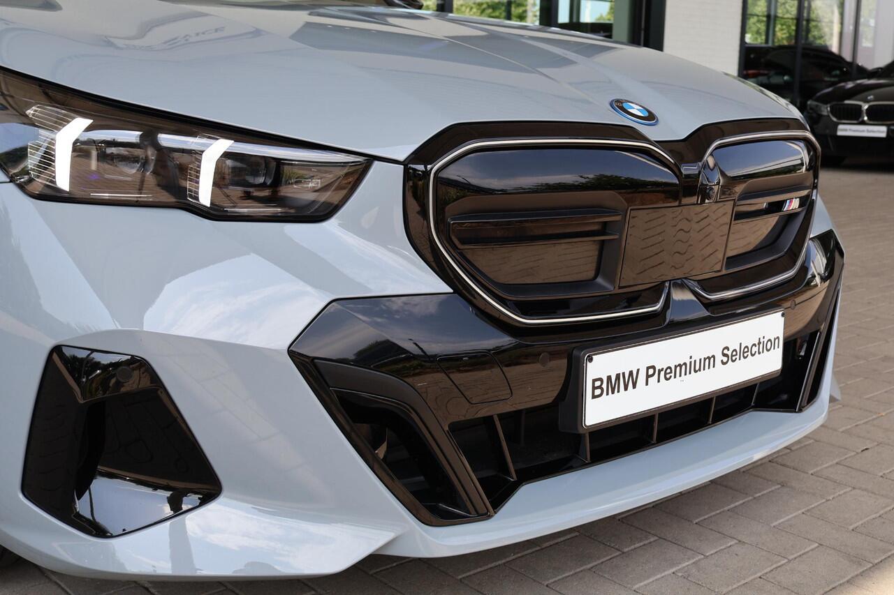 BMW i5 M60 xDrive 84 kWh | M Sport Pro | Comfort Pack | Innovation Pack | Trekhaak