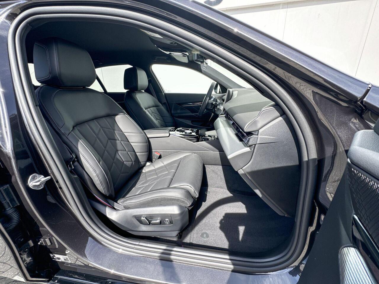 BMW i5 Sedan eDrive40 | M Sport Pro | Travel Pack | Comfort Pack | Trekhaak