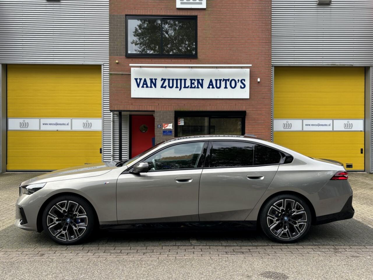 BMW i5 eDrive40 M-Sport Panorama B&W Memory Head-up Carbon 20''