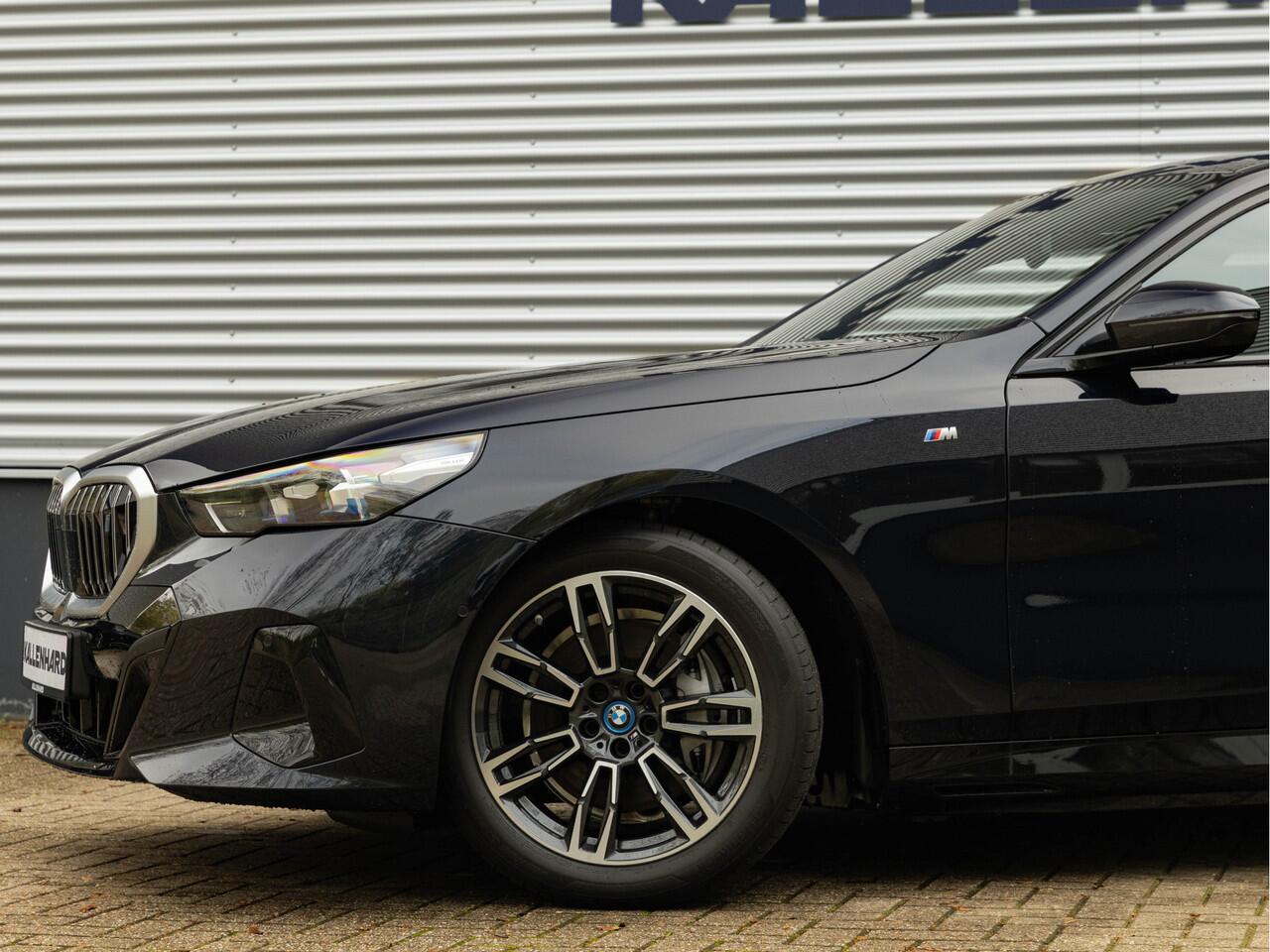 BMW i5 eDrive40 M-Sport - Onderstel Prof - Driving Ass Plus - Comfortstoelen