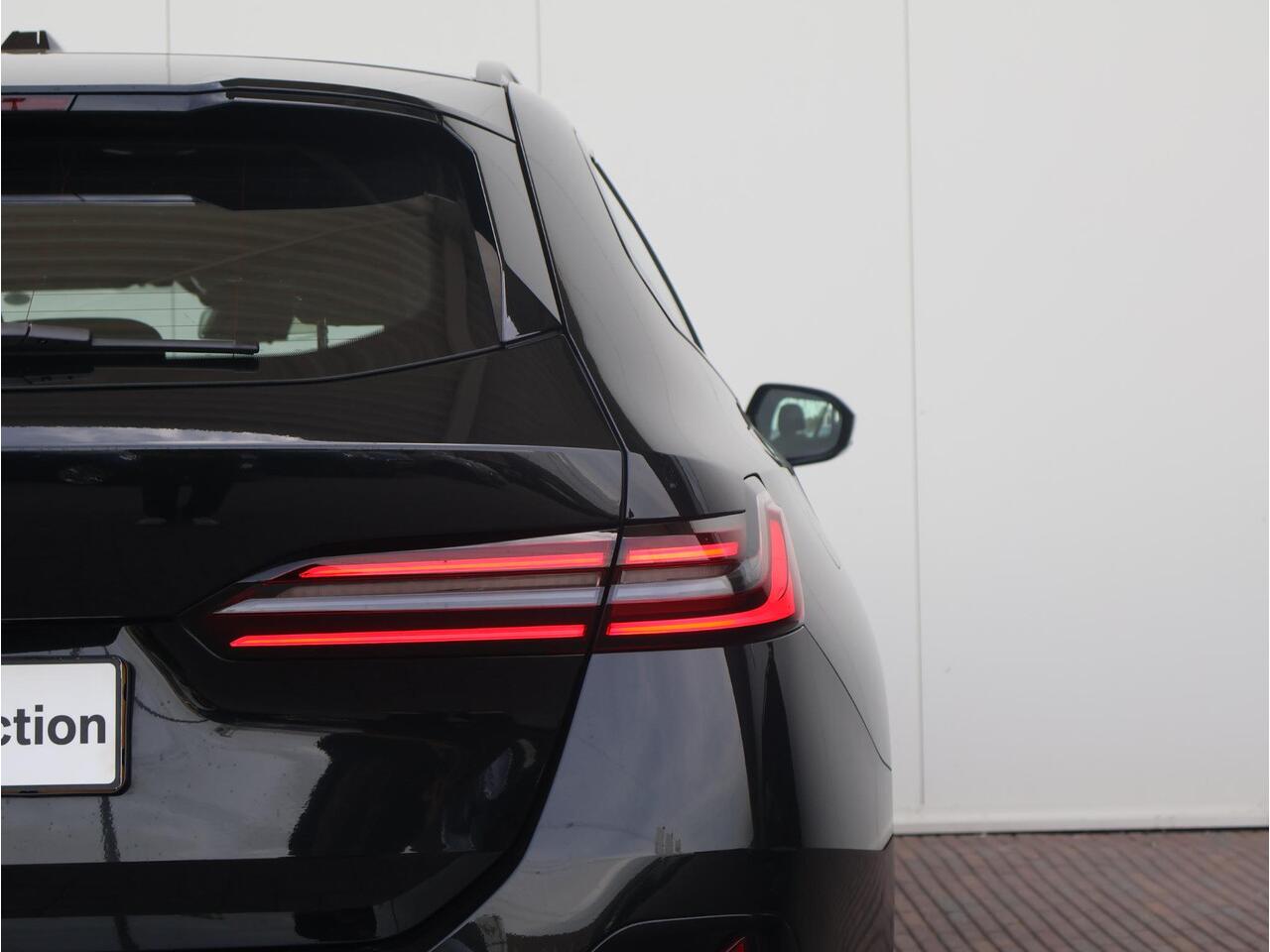 BMW i5 Touring eDrive40 M Sport Edition 84 kWh M Sport Pro / Innovation Pack / Travel Pack / Comfort Pack