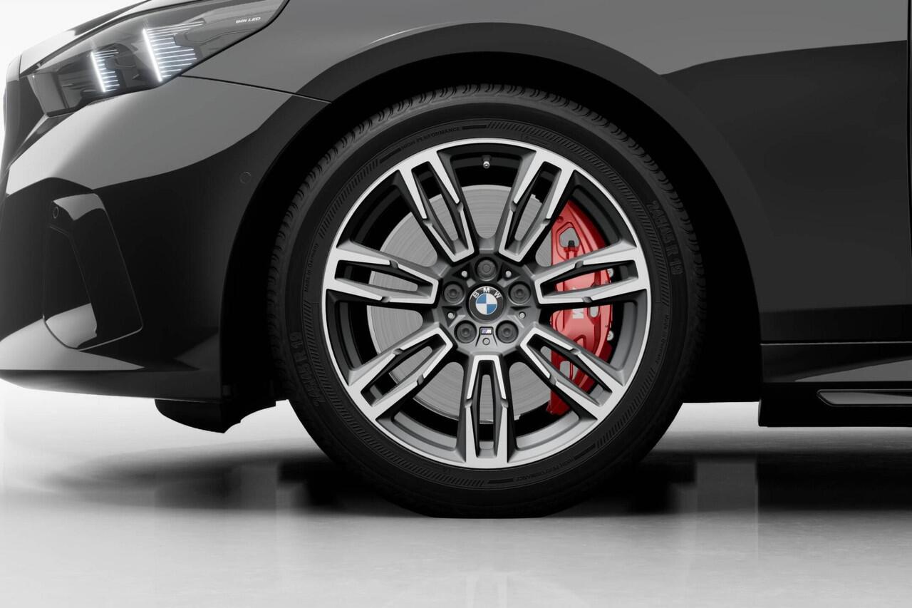 BMW i5 Sedan eDrive40 M Sport Edition | M Sport Pro | Innovation Pack | Travel Pack | Comfort Pack