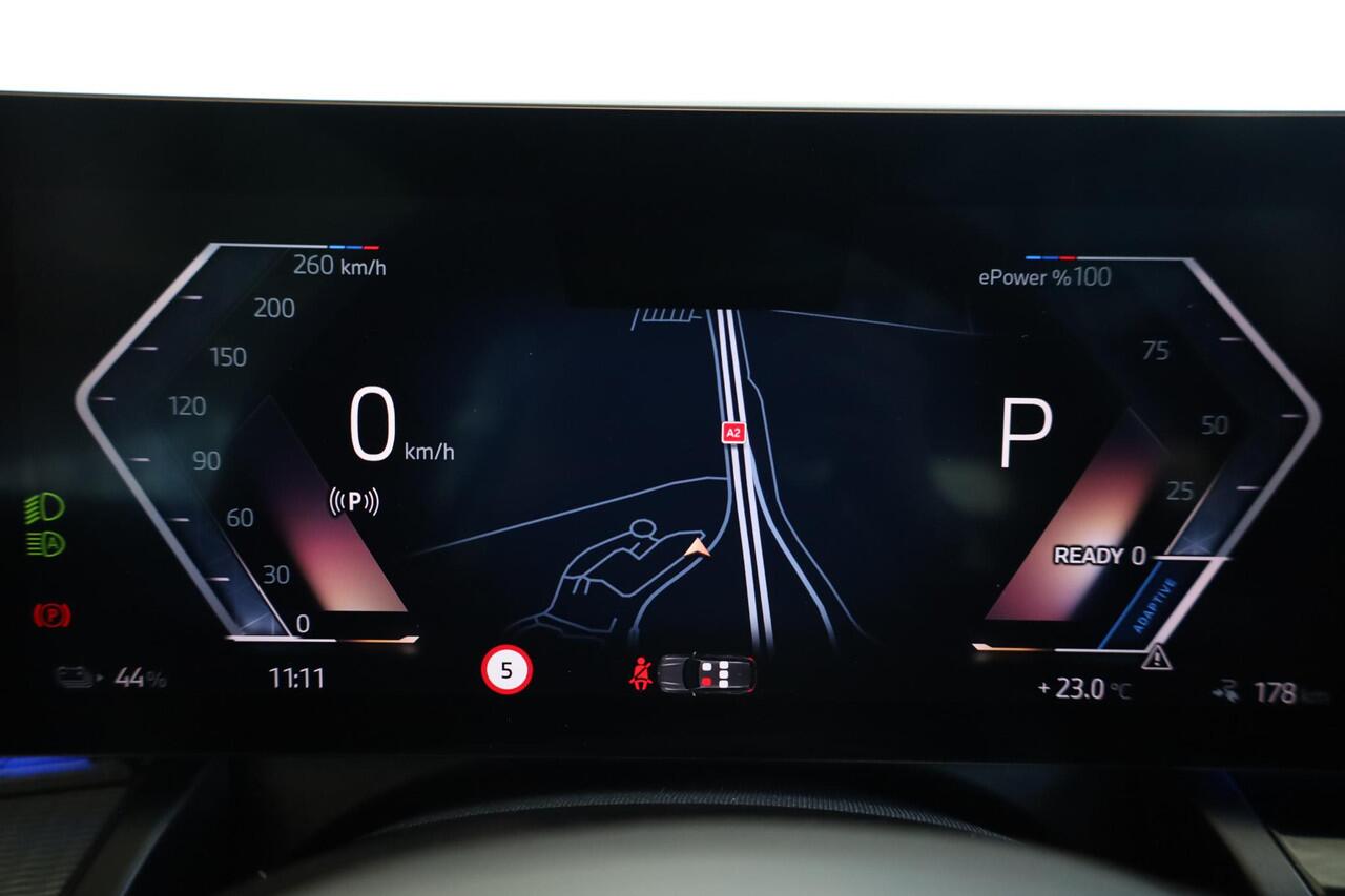 BMW i5 Touring eDrive40 | M Sportpakket Pro | Comfort Pack | Innovation Pack | Driving Assistant Plus | Comfortstoelen | Trekhaak