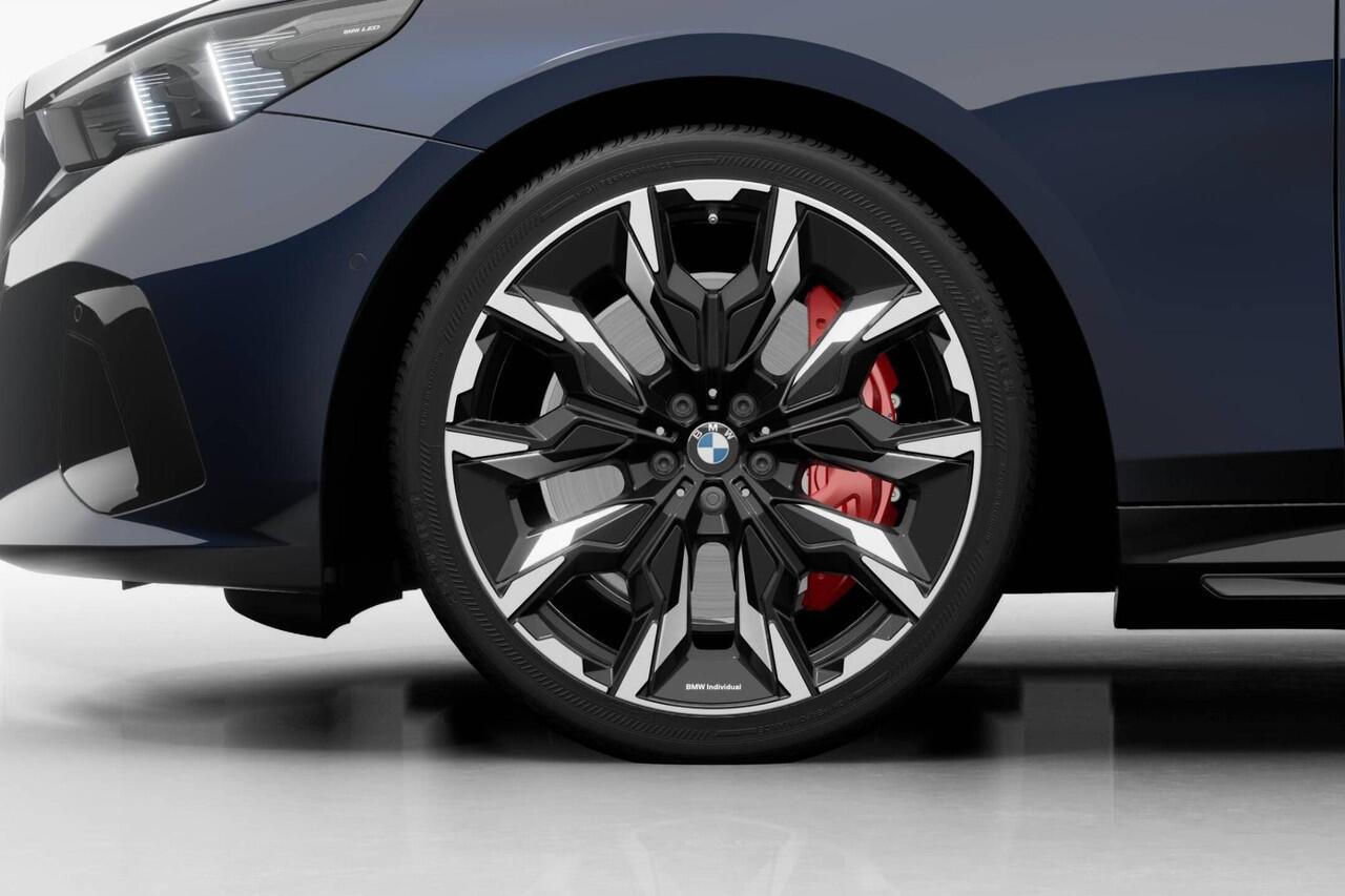 BMW i5 Sedan M60 xDrive | M Sport Pro | Innovation Pack | Travel Pack | Comfort Pack | Bowers & Wilkins Surround System | Trekhaak | Showroomvoordeel | ElectricDeals