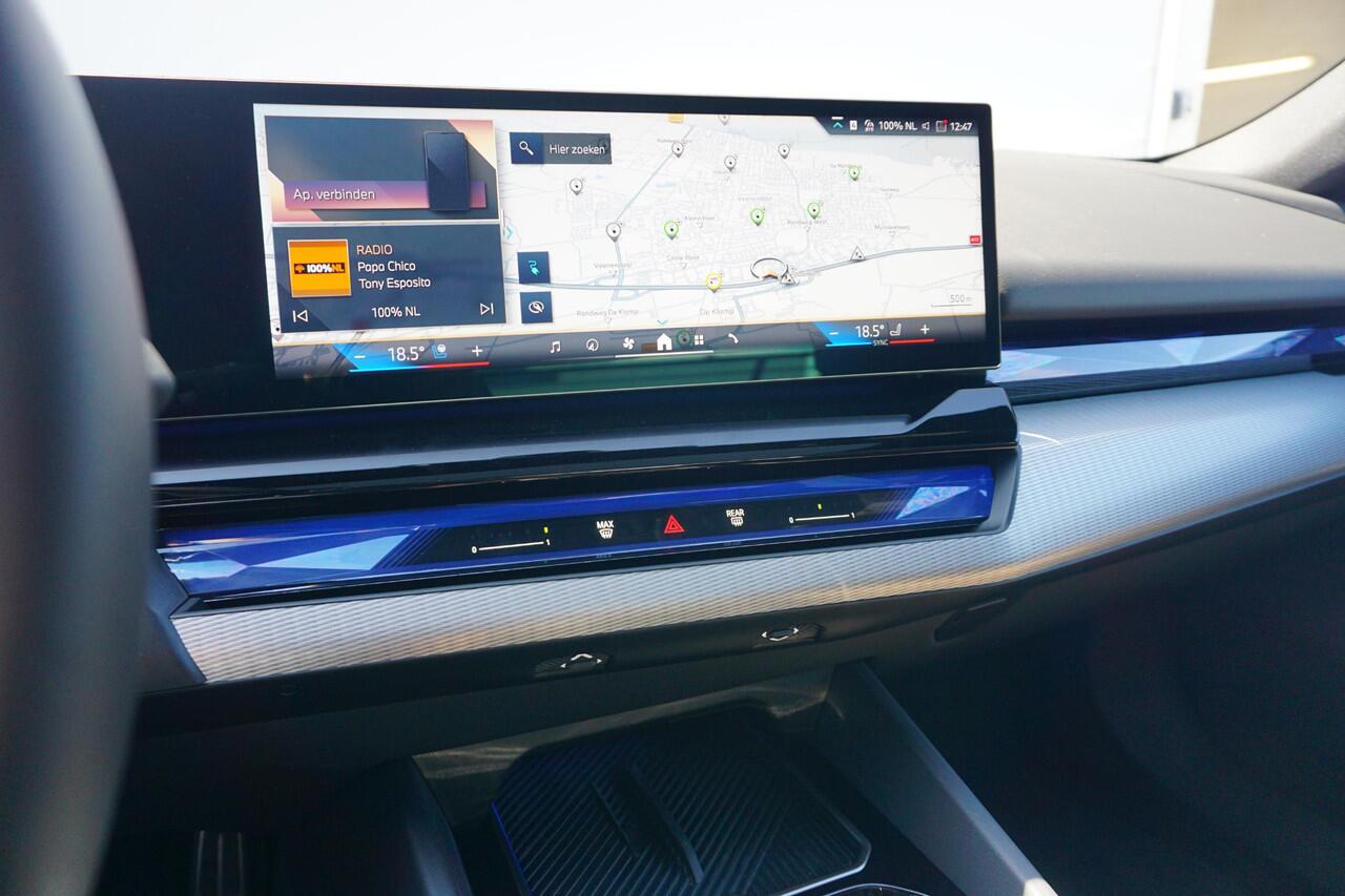 BMW i5 Sedan eDrive40 M Sportpakket 20'' / Panoramadak / Harman Kardon / Stoelventilatie / Trekhaak / Ekris Selection