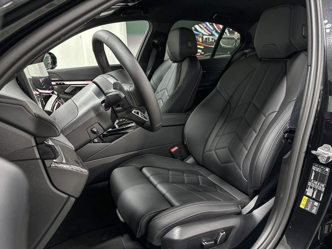 BMW i5 Sedan eDrive40 | M-Sport | Travel Pack | Comfort Pack | Driving Assistant Plus | Harman/Kardon | Comfort Access | Trekhaak | Selections