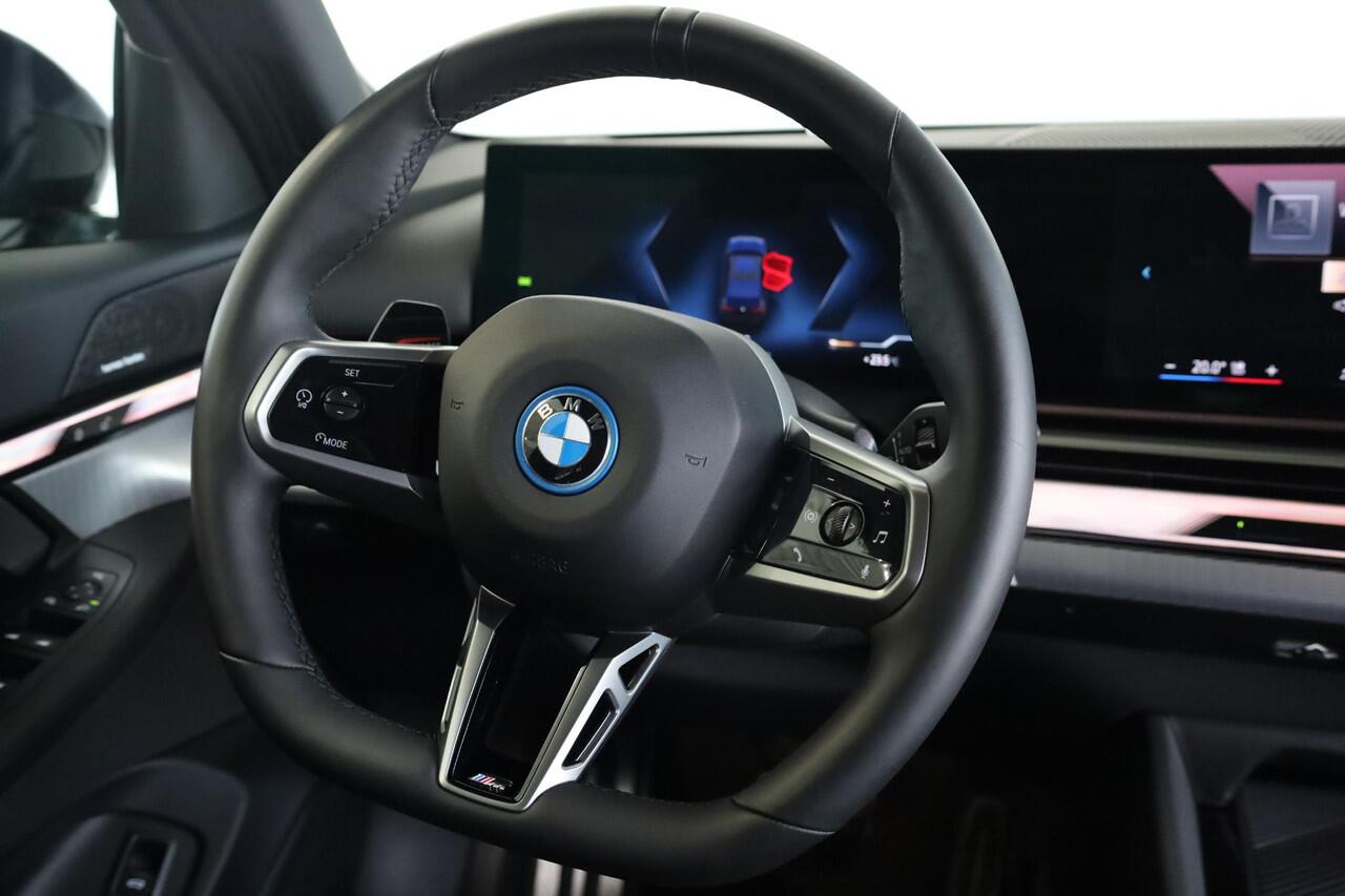BMW i5 Sedan eDrive40 | M Sportpakket Pro | Travel Pack | Trekhaak elektr. | Driving Assistant Plus