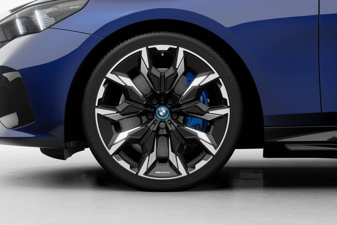 BMW i5 Sedan eDrive40 M Sport Edition | M Sportpakket Pro | Innovation Pack | Travel Pack | Comfort Pack | Showroomvoordeel | VPLD